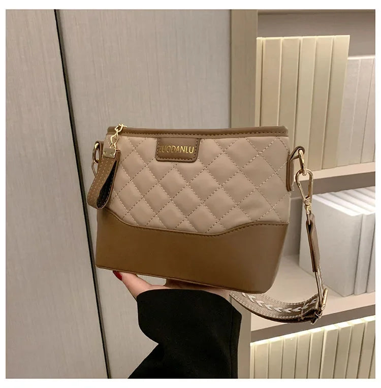 Women's Bag 2025 Light Luxury New Simple Trendy Fashion Large Capacity Shoulder Messenger Bag Casual Commuter Bucket Bag