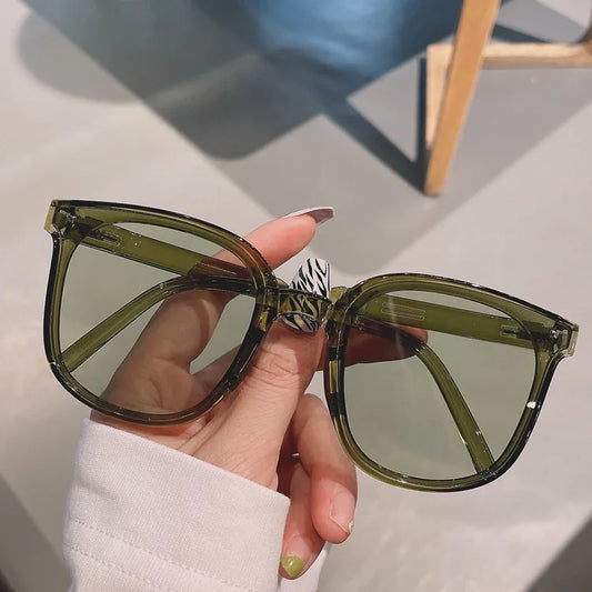 Popular sunglasses for women, polarized sun protection, lightweight, trendy, UV resistant, foldable sunglasses for driving