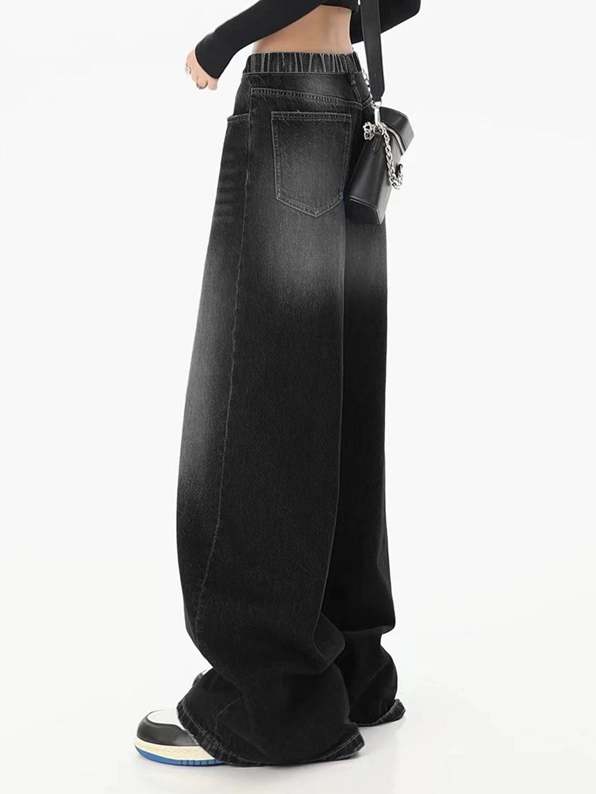 Vintage black washed loose straight-leg jeans for girls - a casual, long, wide-leg fashionable pants