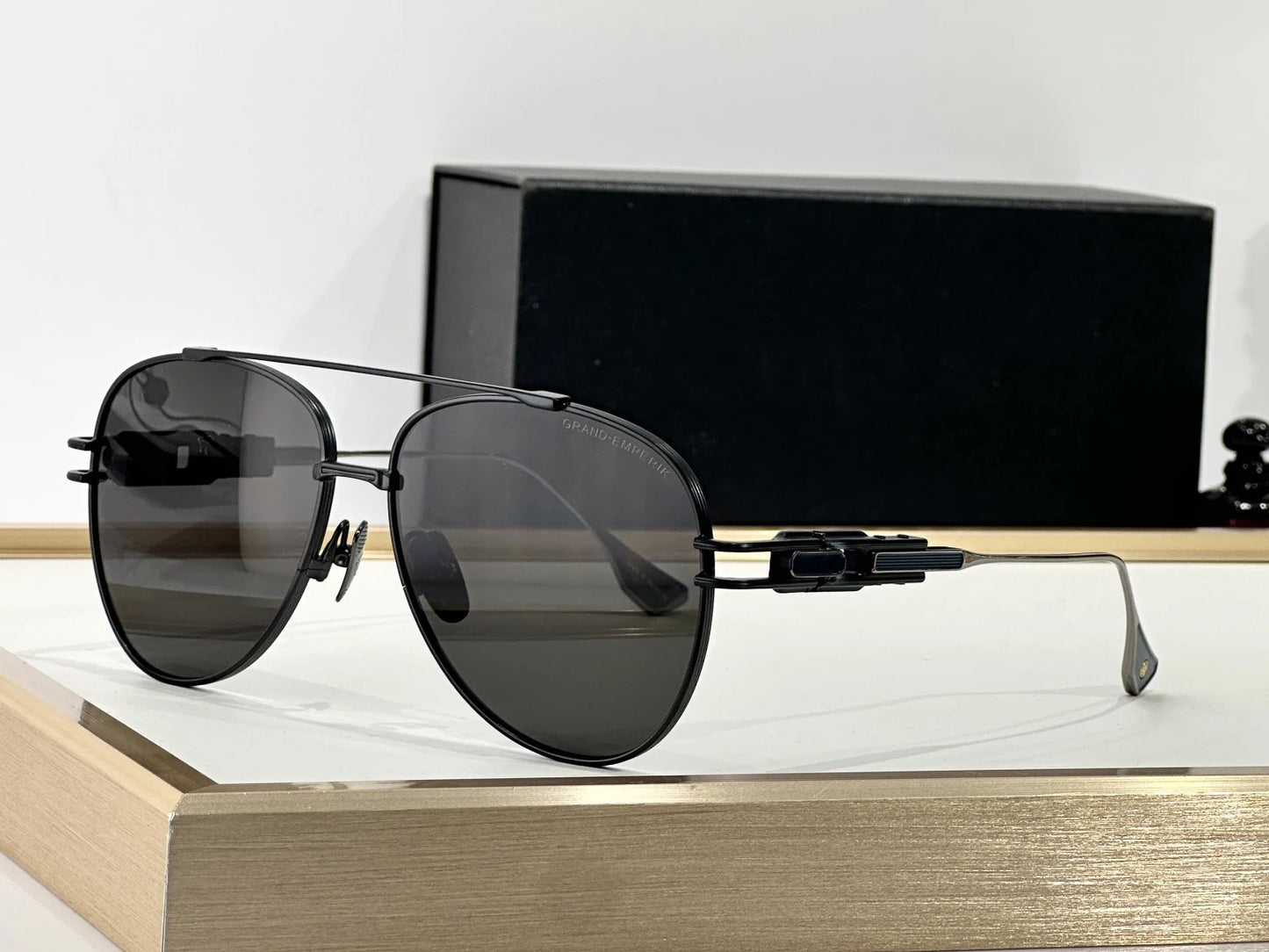 Top High Quality Sunglasses for Men and Women ADITA GRAND EMPERIK DTS158 UV400 Retro Fashion Special Design Sun Glasses with box