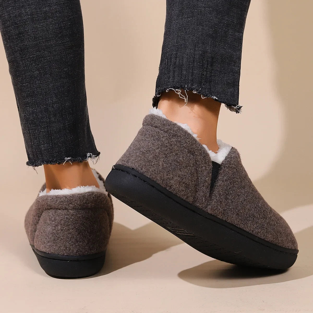 Winter Slippers For Men Outdoor Antiskid Men Slippers Fashion Casual Warm Fluffy Slippers Indoor Plush Flat Men Shoes