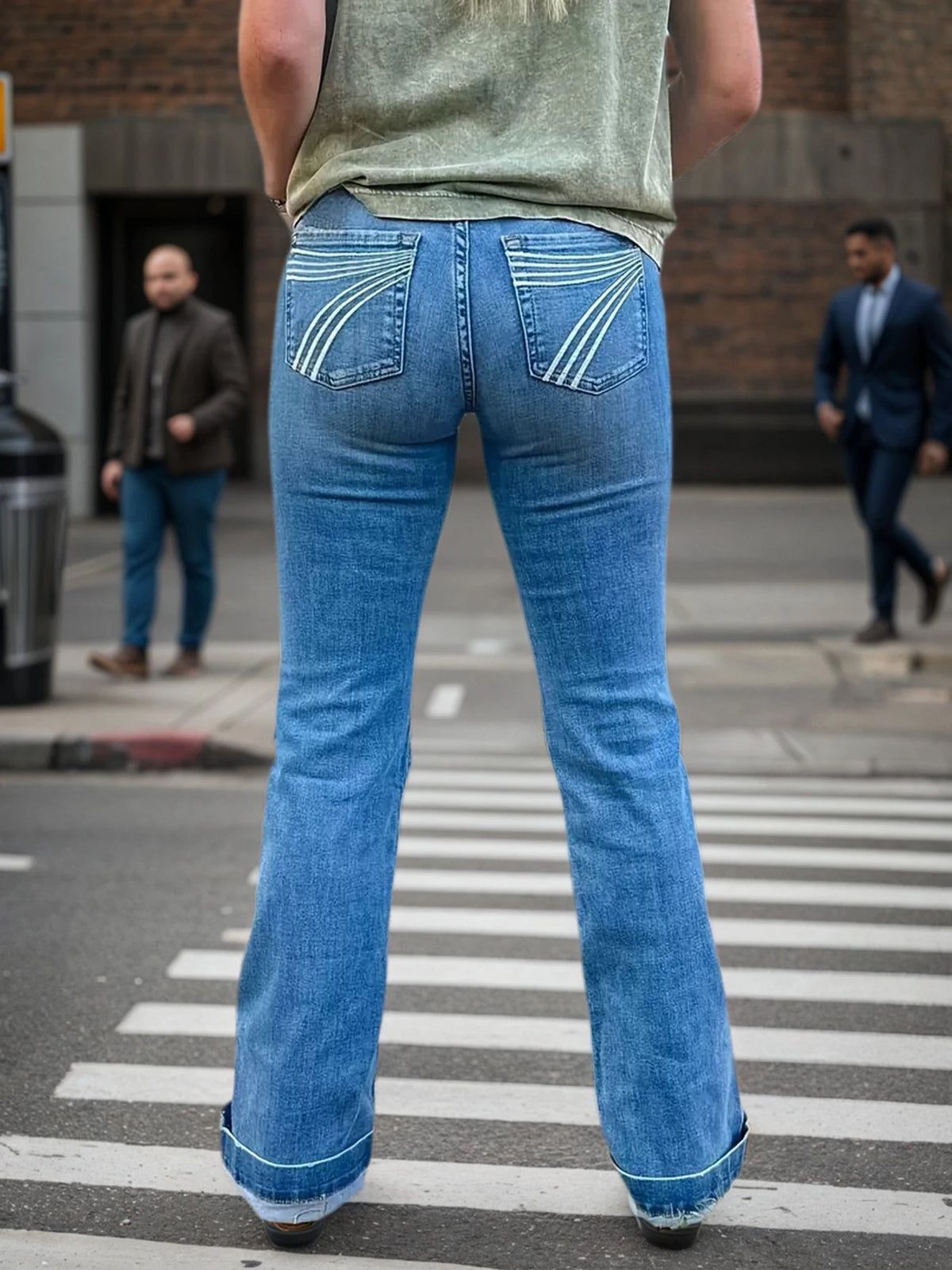 2025 New Women's High Waist Elastic Embroidered Flared Jeans, High Quality Versatile Fashion Casual Jeans, Machine Washable, Suita