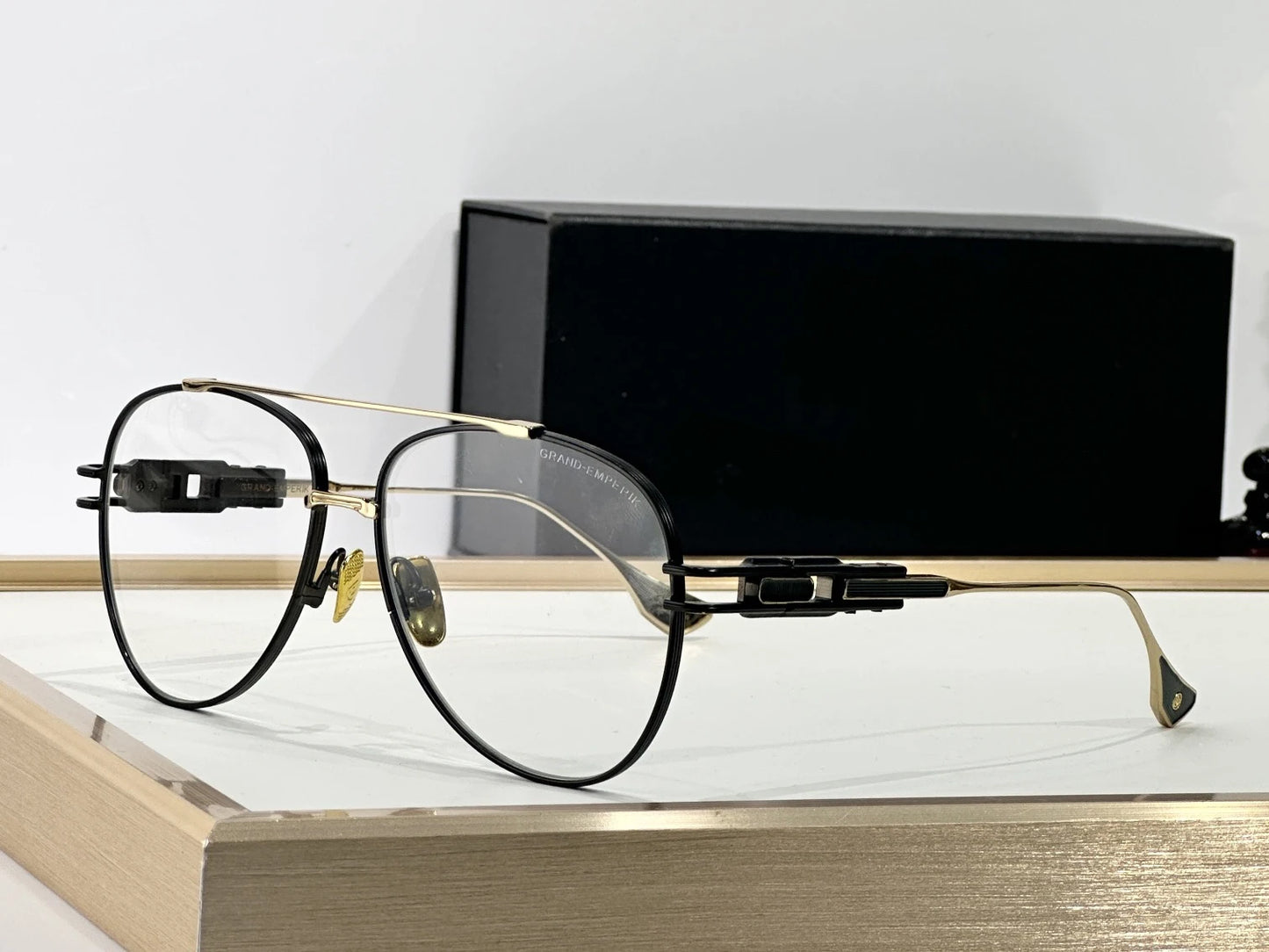 Top High Quality Sunglasses for Men and Women ADITA GRAND EMPERIK DTS158 UV400 Retro Fashion Special Design Sun Glasses with box