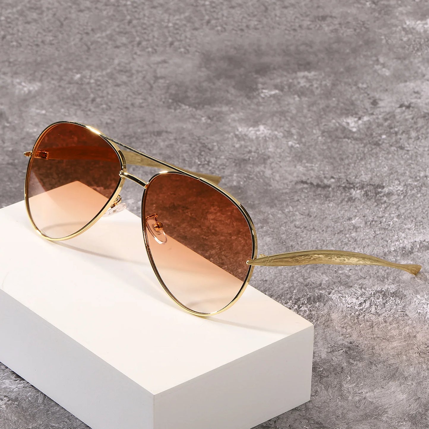 Luxury Designer Oversized Pilot Metal Sunglasses Women Fashion Vintage Sunglasses Men Travel Female Eyewear UV400 Gafas De Sol