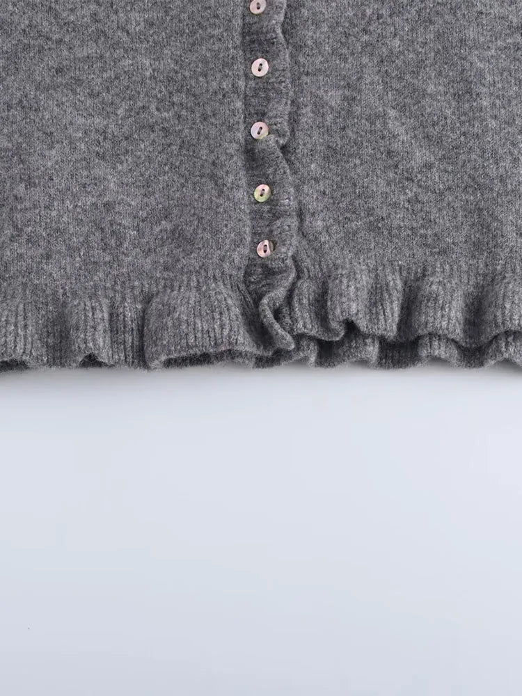 2025 new women's clothing European and American style French design fashionable and simple layered decoration versatile knitted