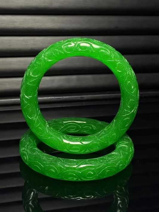 Natural Quartzite Hand Carved Bangle Lucky Bracelet for Women Boutique Emerald Fine Jewelry Accessory