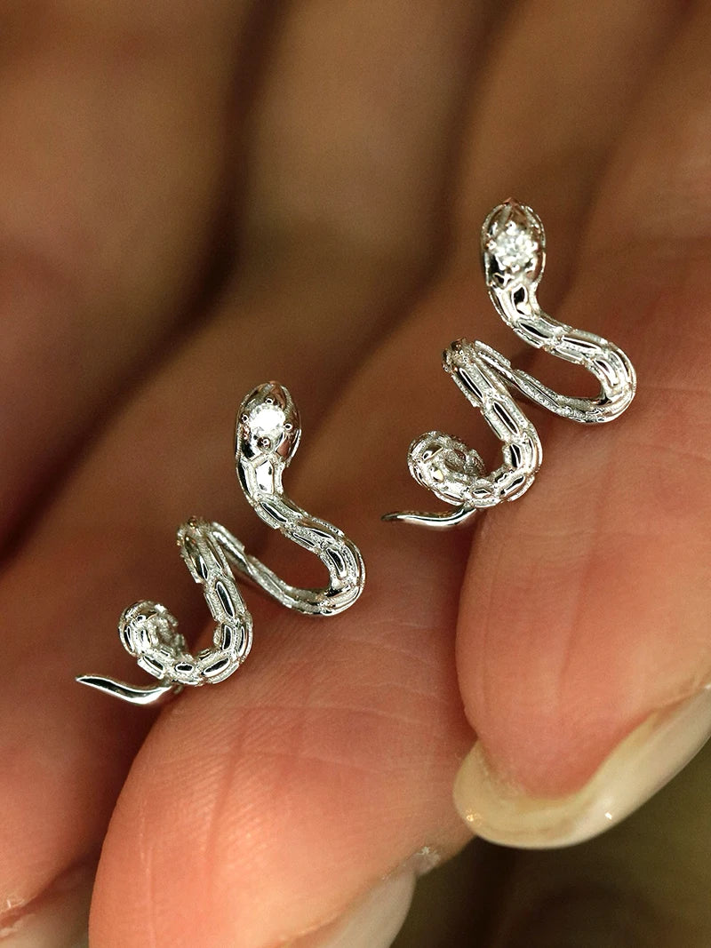 LUOWEND 100% 18K White/Yellow Gold Earrings Fashion Snake Shape Real Natural Diamond Stud Earrings for Women High Party Jewelry