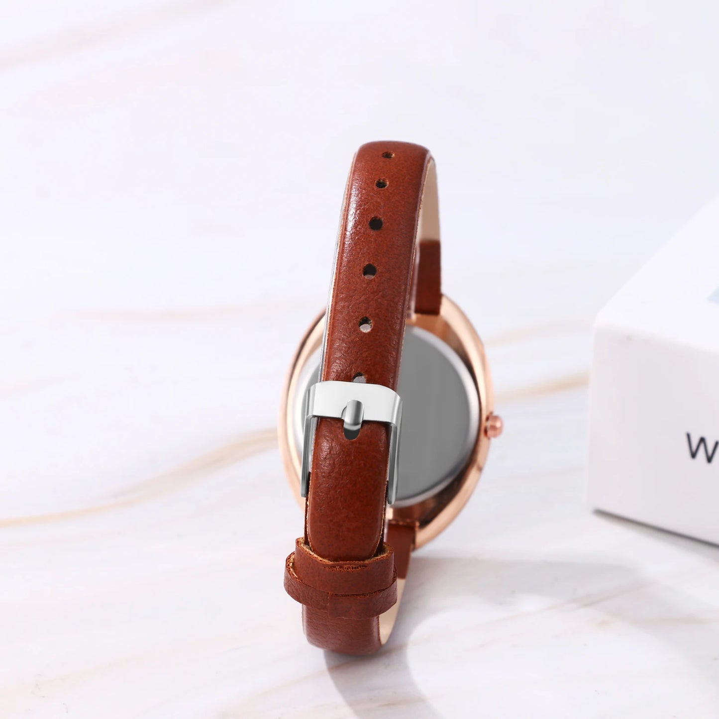 LANCARDO Women Quartz Oval Leather Ultra-thin Watch Strip Scale Women's Exquisite Fashion Watch Anniversary Valentine's Day Gift