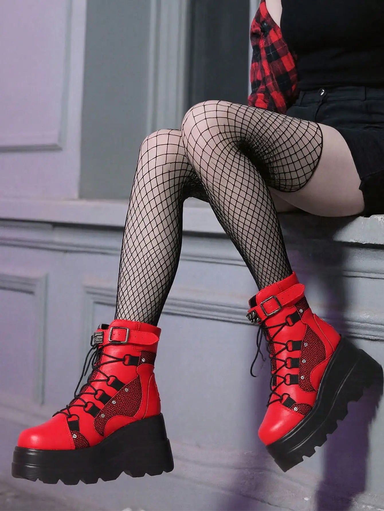 Gothic Platform Combat Boots Wedge Heel Lace Up Ankle Motorcycle Goth Rivet Buckle Fashion Women Booties Shoes