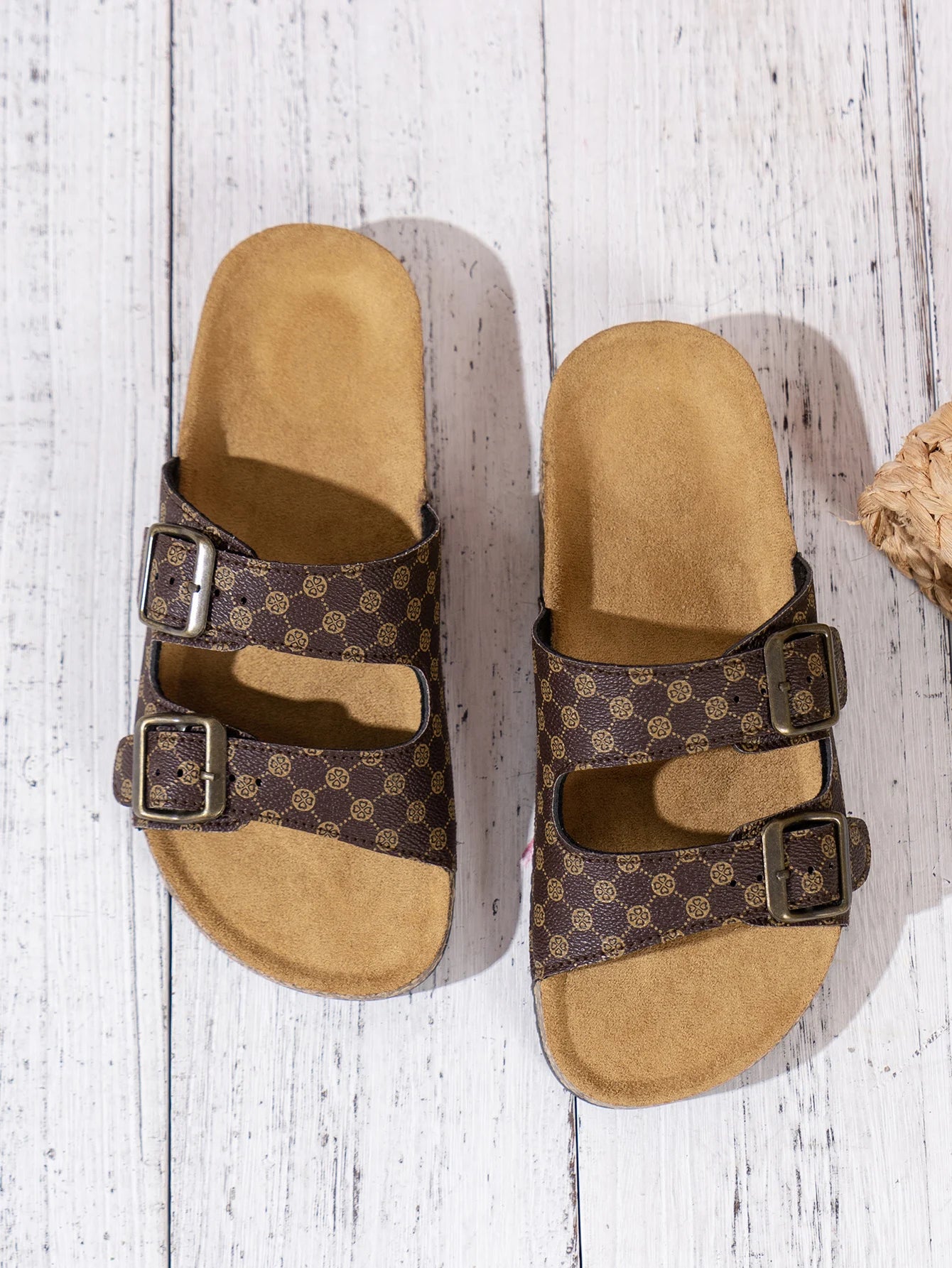 Women's Fashion Slippers Waterproof Non-Slip Thick Sole Wear-Resistant Soft Sole Comfortable Slip-On Casual Sandals