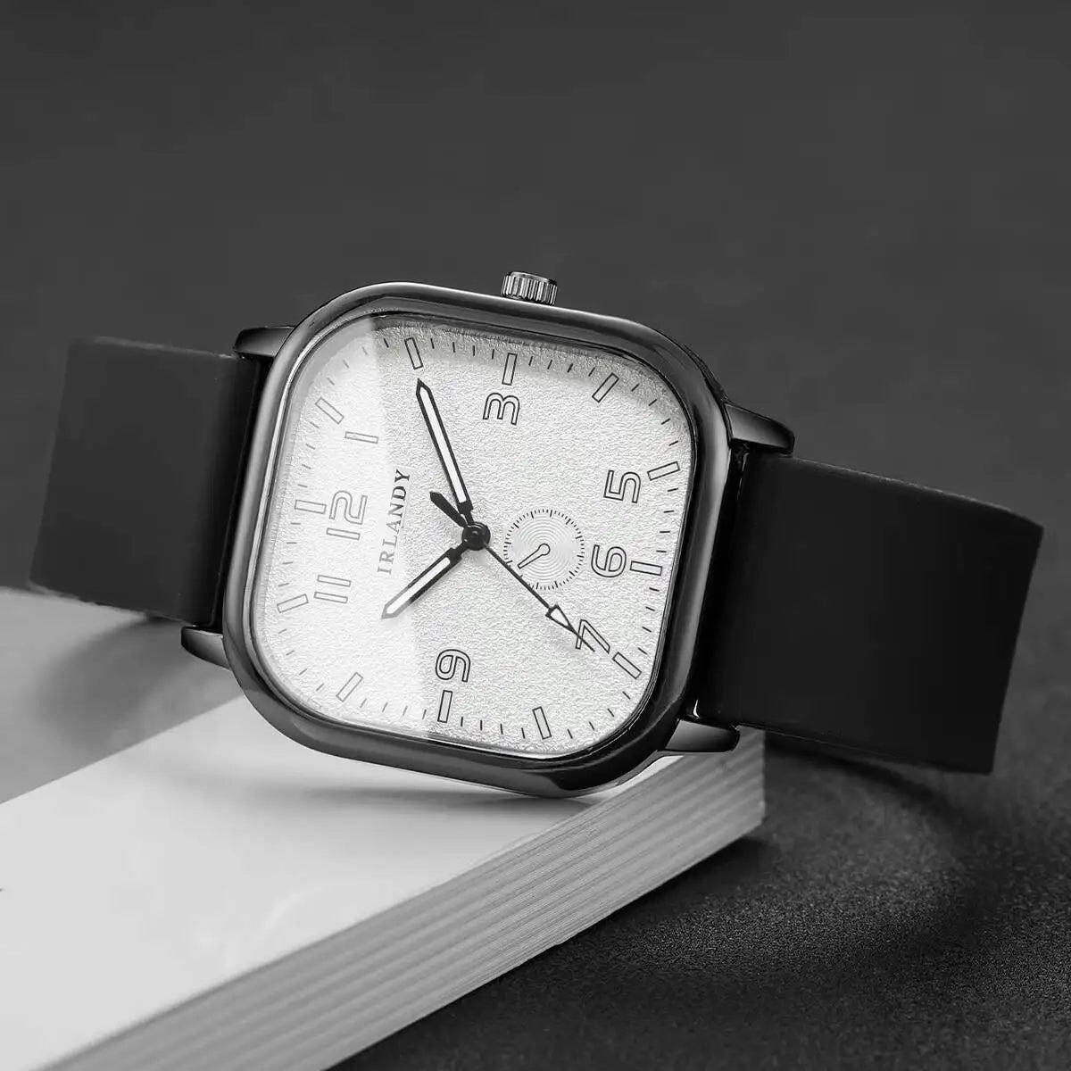 Fashion Square Women Quartz Watch Casual Silicone Strap Sports Wristwatch For Men Women Students（Without Box）