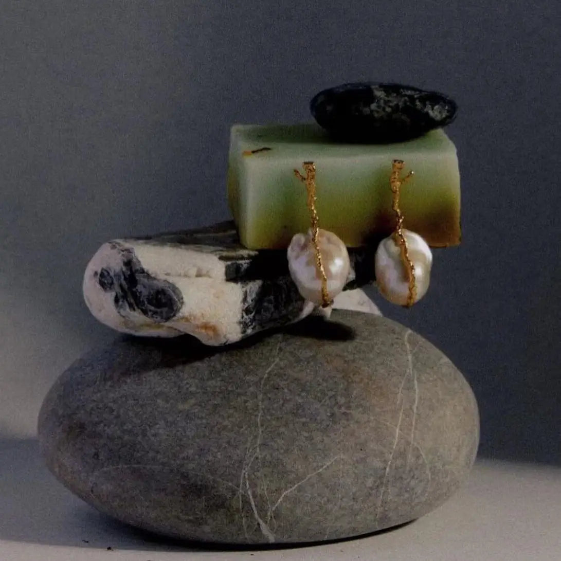 Aimgal Retro Natural Baroque Pearl Stud Earrings 925 Silver Ear Pin with 18K Gold Brass Plating Fine Jewelry with Branch Design